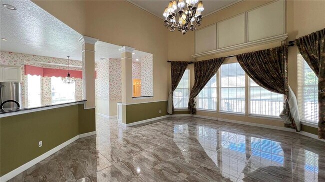 Building Photo - 934 Westpark Dr