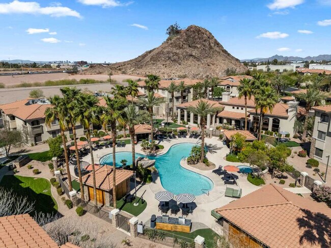 Building Photo - 2155 S 55th St