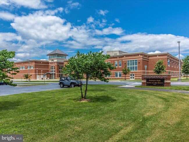 Building Photo - 10020 Beerse St