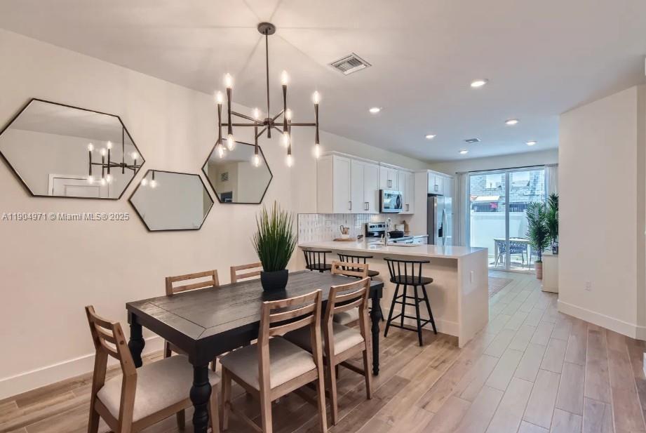 Building Photo - 117 SW 170th Ave