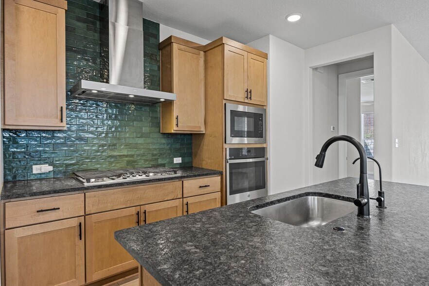 Building Photo - 12702 Autumn Bird Trce