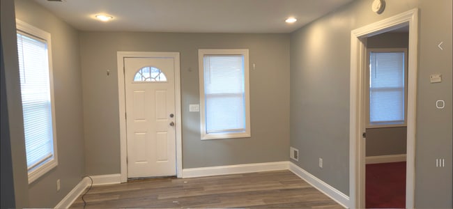 Building Photo - Cute two bed Warren Bungalow