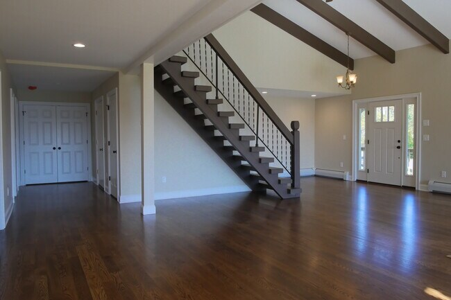 Building Photo - 589 Overlook Rd