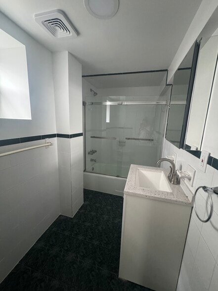 Building Photo - 311 19th St