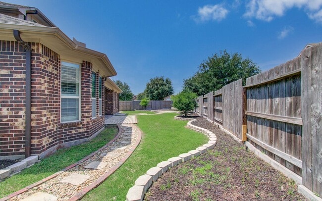 Building Photo - 28666 Pleasant Forest Dr