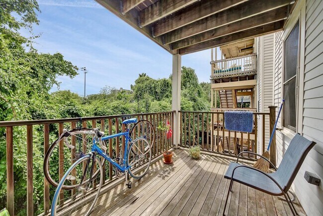 Building Photo - 283 Western Ave