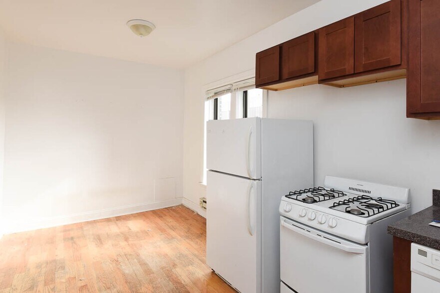 Building Photo - 3832 N Fremont St