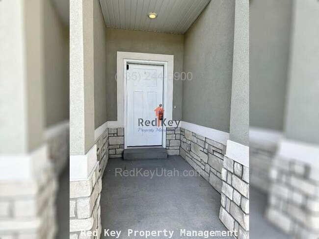 Building Photo - Glen Eagles Ct. Townhouse