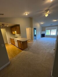 Building Photo - 2 Crestview Cir
