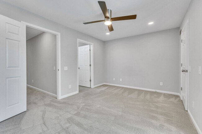 Building Photo - Stylish Condo Near Van Dorn Metro with Dual En Suites