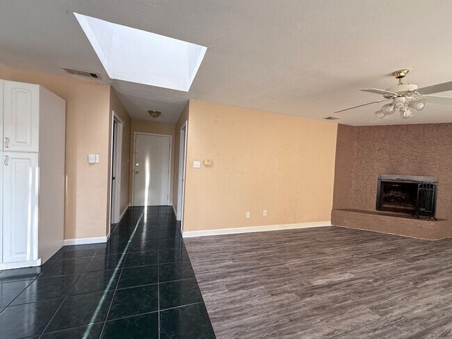 Building Photo - 2110 Lariat Trail