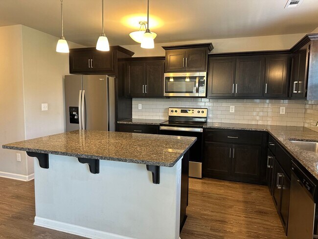 Building Photo - 1/2 off first full month rent move in special