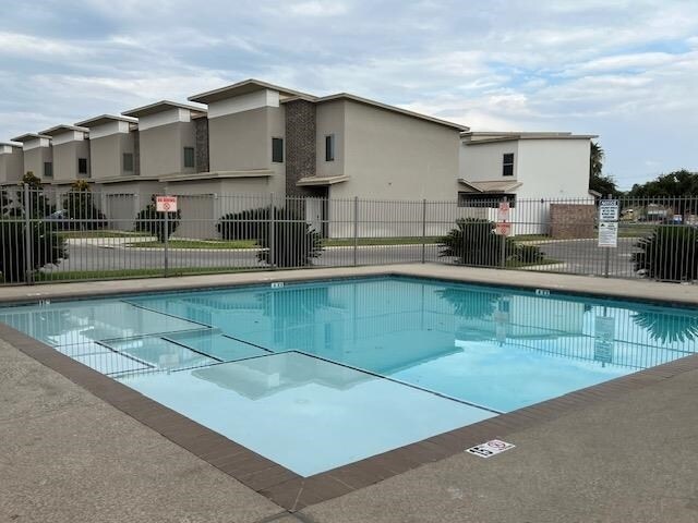 Building Photo - 10902 International Blvd