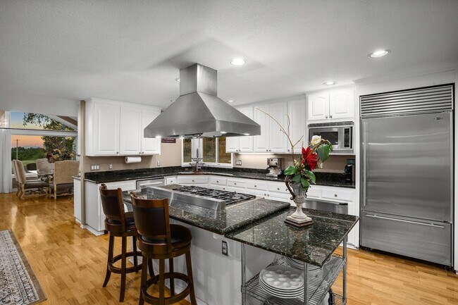 Building Photo - 3995 SW Lafollett Rd