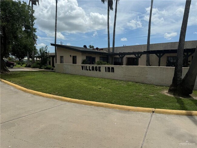 Building Photo - 23 Robin Rd