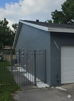 Building Photo - 10501 Lake Vista Dr