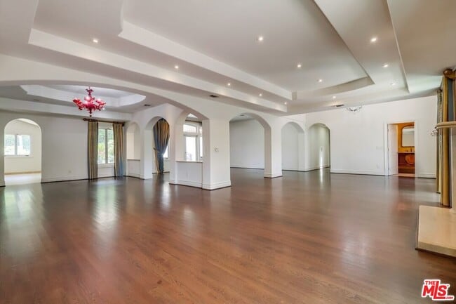 Building Photo - 114 S Layton Dr