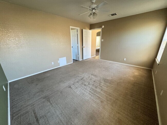 Building Photo - 4-Bedroom House for Rent in Killeen