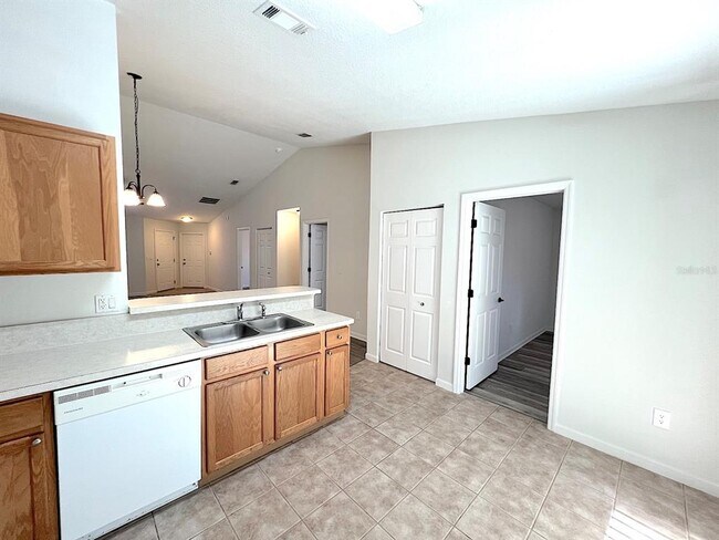 Building Photo - 20 Plateau Ln