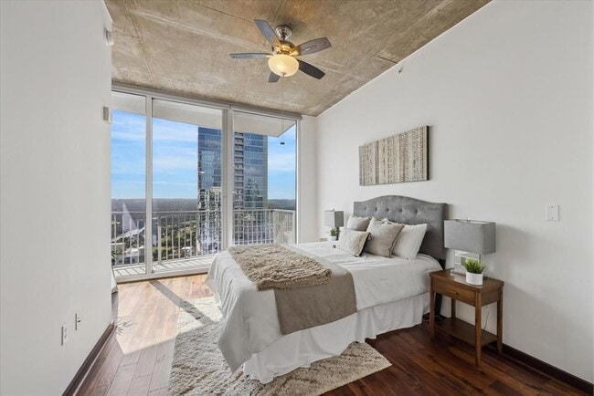 Building Photo - 360 Nueces St