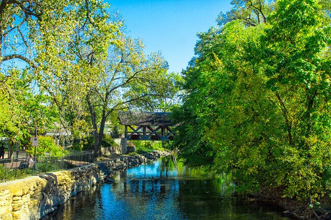 Building Photo - 4934 Kingston Ave