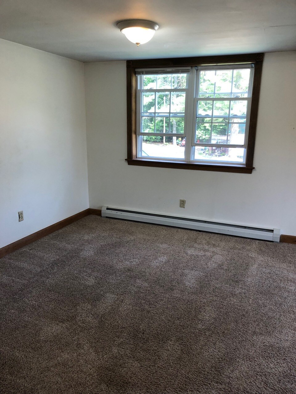 Building Photo - 686 Sebago Rd