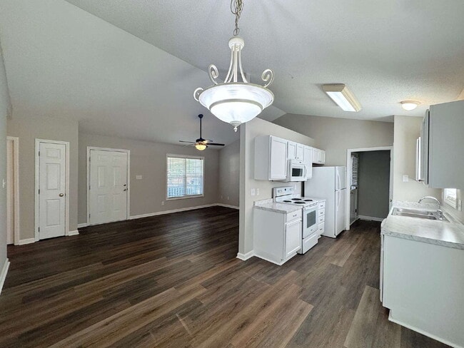 Building Photo - Cozy Three Bedroom Home in Knightdale!
