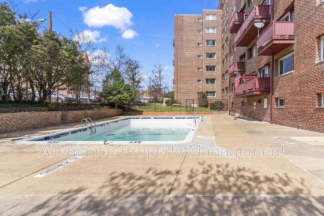 Building Photo - 1830 Columbia Pike