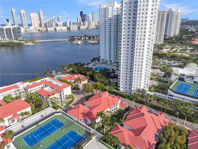 Building Photo - 3235 NE 184th St