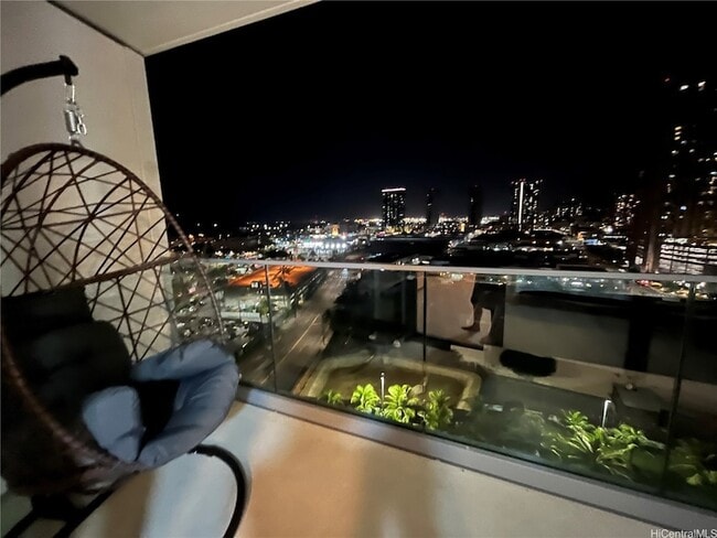 Building Photo - 1000 Auahi St