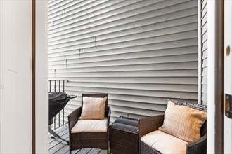 Building Photo - 176 W 7th St