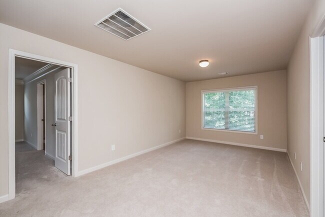 Building Photo - 231 Shaw Dr