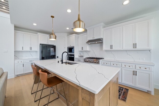 Building Photo - 120 Tornillo Dr