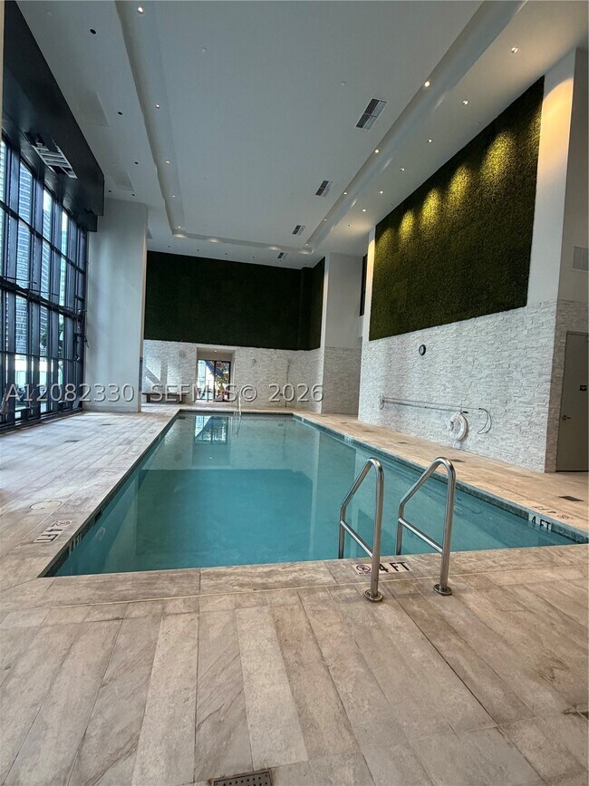 Building Photo - 1010 Brickell Ave