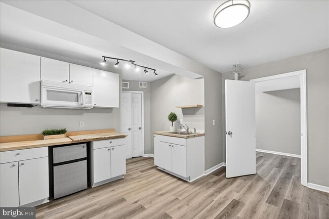 Building Photo - 9518 Miranda Ct