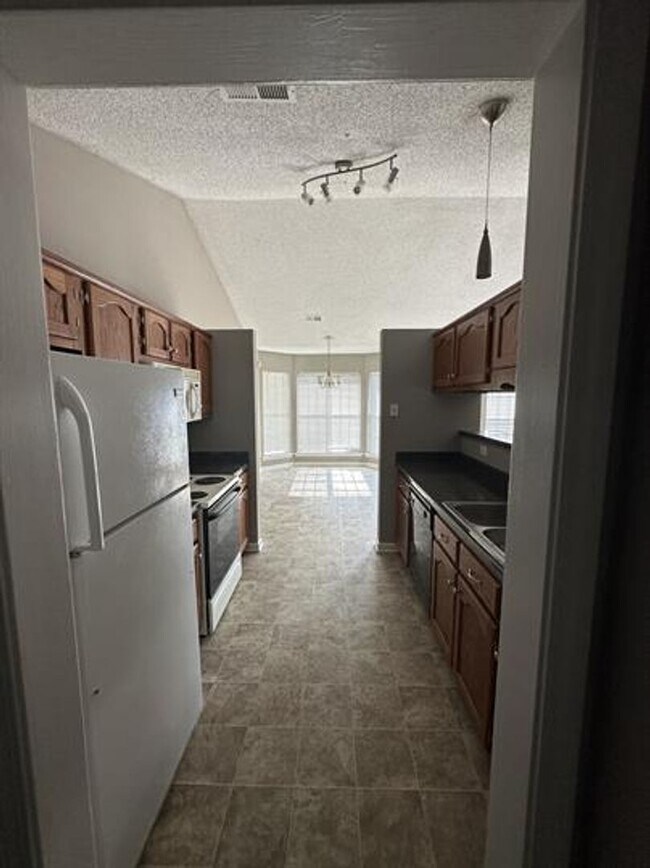 Building Photo - Cozy Yet Spacious – 3-Bedroom Cordova Home...
