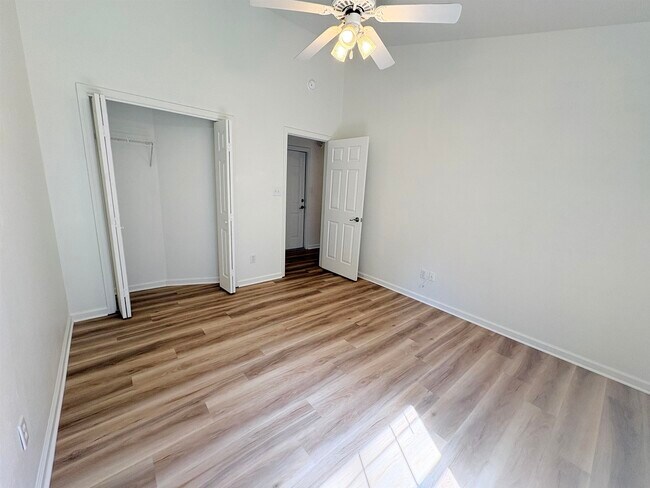 Building Photo - 4428 Siesta Ct