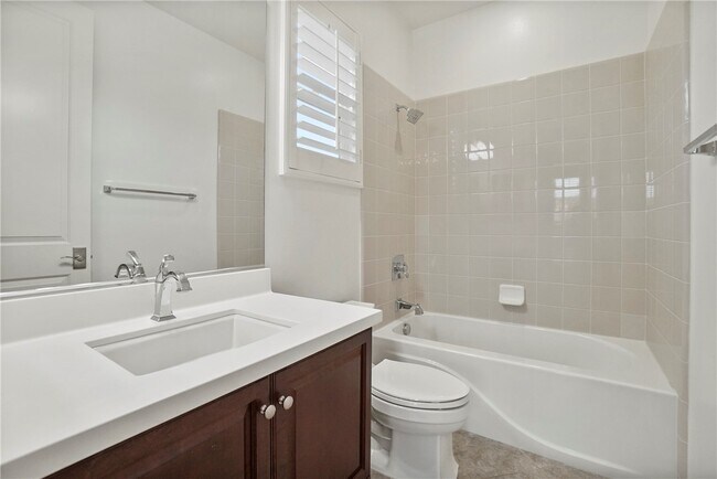 Building Photo - 707 N Rubel