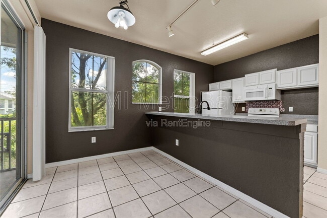 Building Photo - 5039 Sunridge Palms Dr