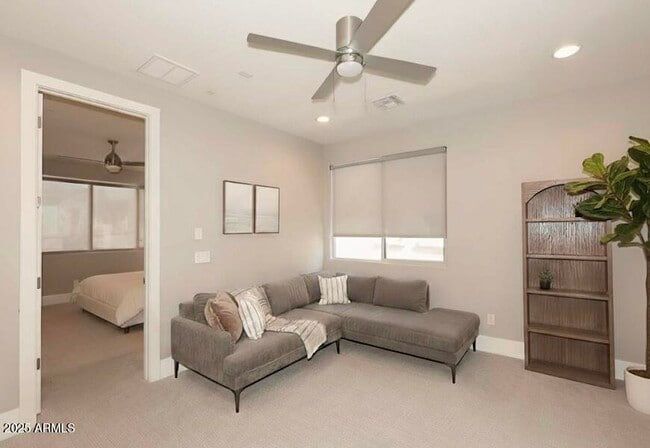 Building Photo - 7464 E Paraiso Dr