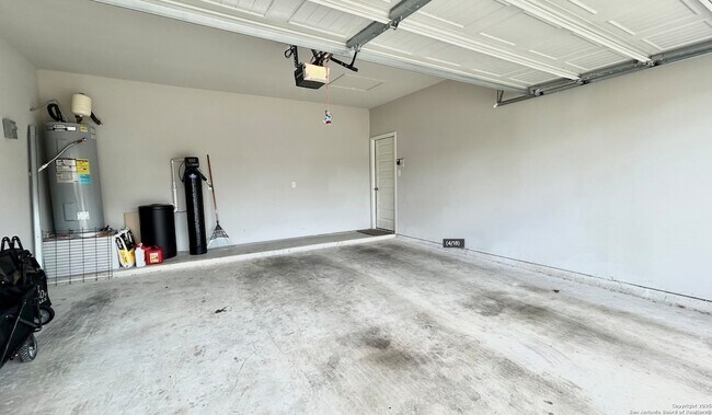 Building Photo - 12927 Irvin Path