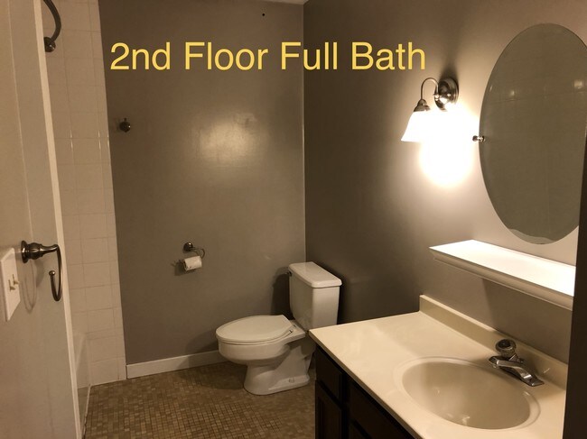 Building Photo - 49 Lincoln Ave