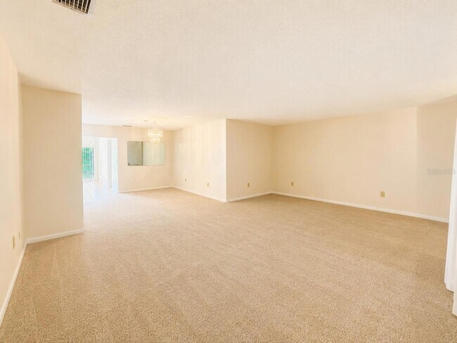 Building Photo - 310 Faircross Cir
