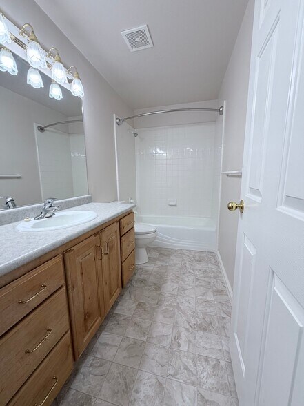 Building Photo - 10177 S Silver Streak Dr