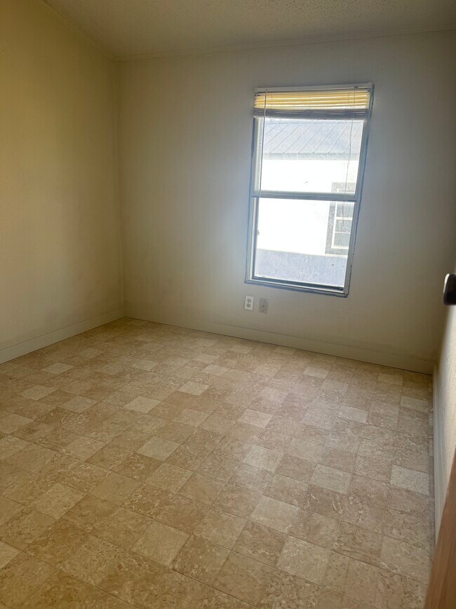 Building Photo - 313 NW 3rd St