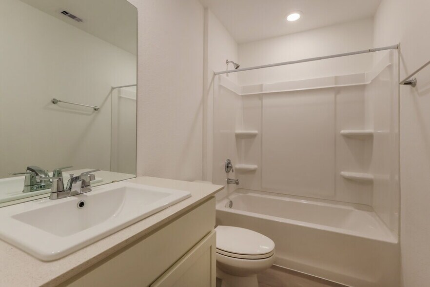 Building Photo - 15254 Abella Dr