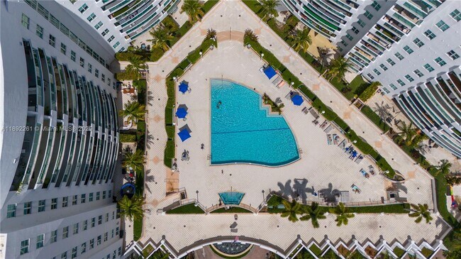 Building Photo - 7900 Harbor Island Dr