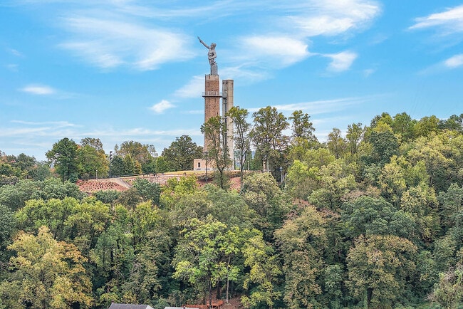 Building Photo - 1402 17th St S