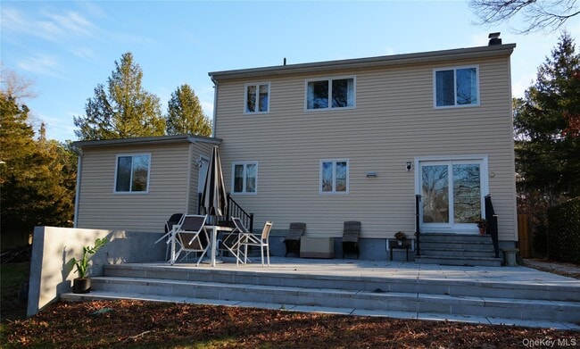 Building Photo - 371 S River Rd