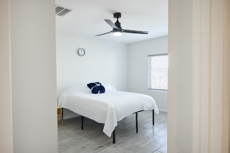 Building Photo - 1630 E 12th St